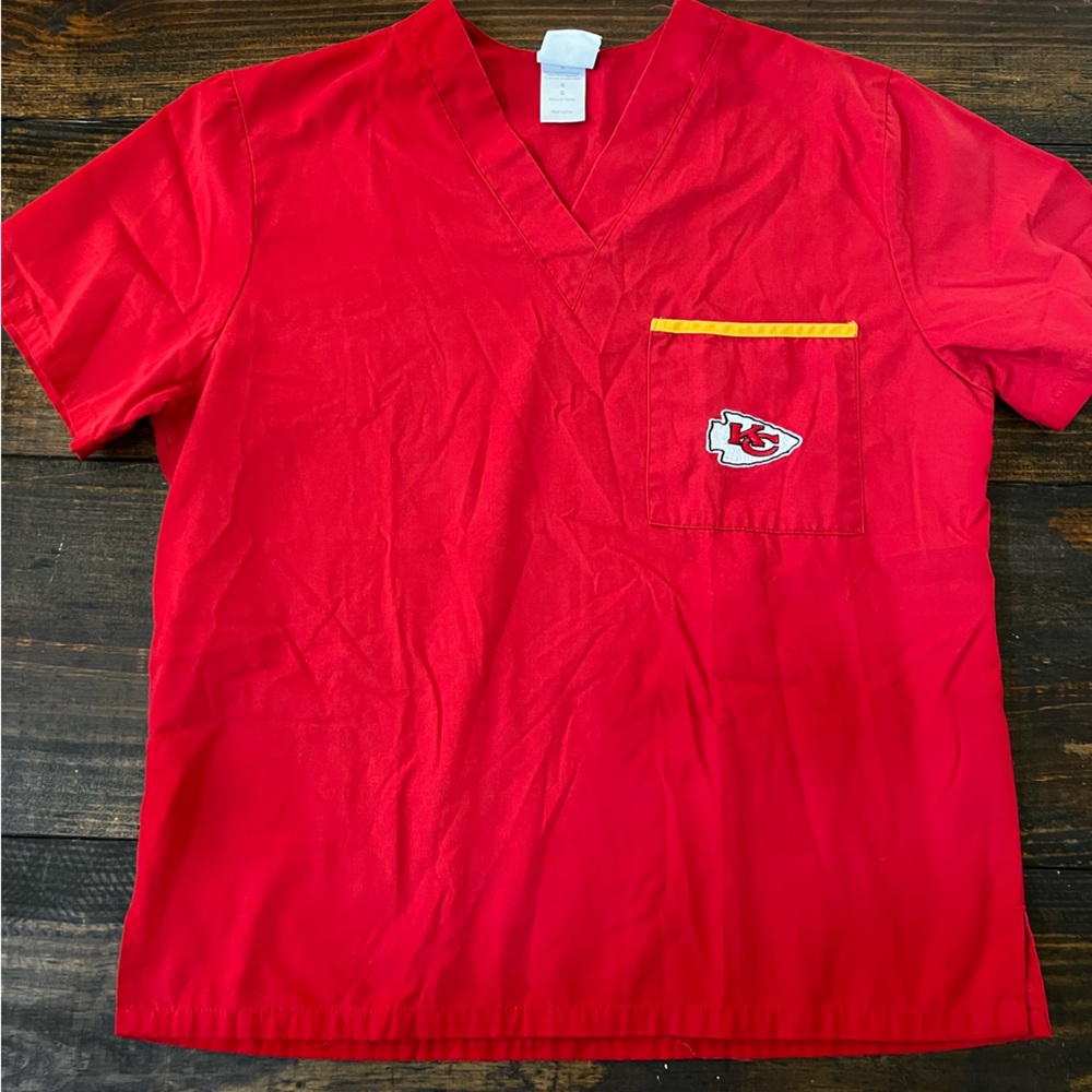 Kansas City Chiefs Scrub Top Men Small or Women Med